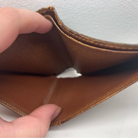 Louis Vuitton Wallet - Picture 14 of 15